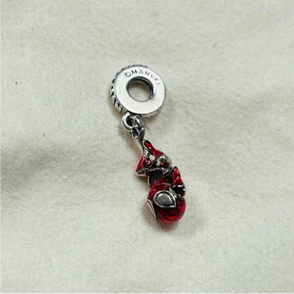 Pandora Spider-Man charm - Picture 5 of 12